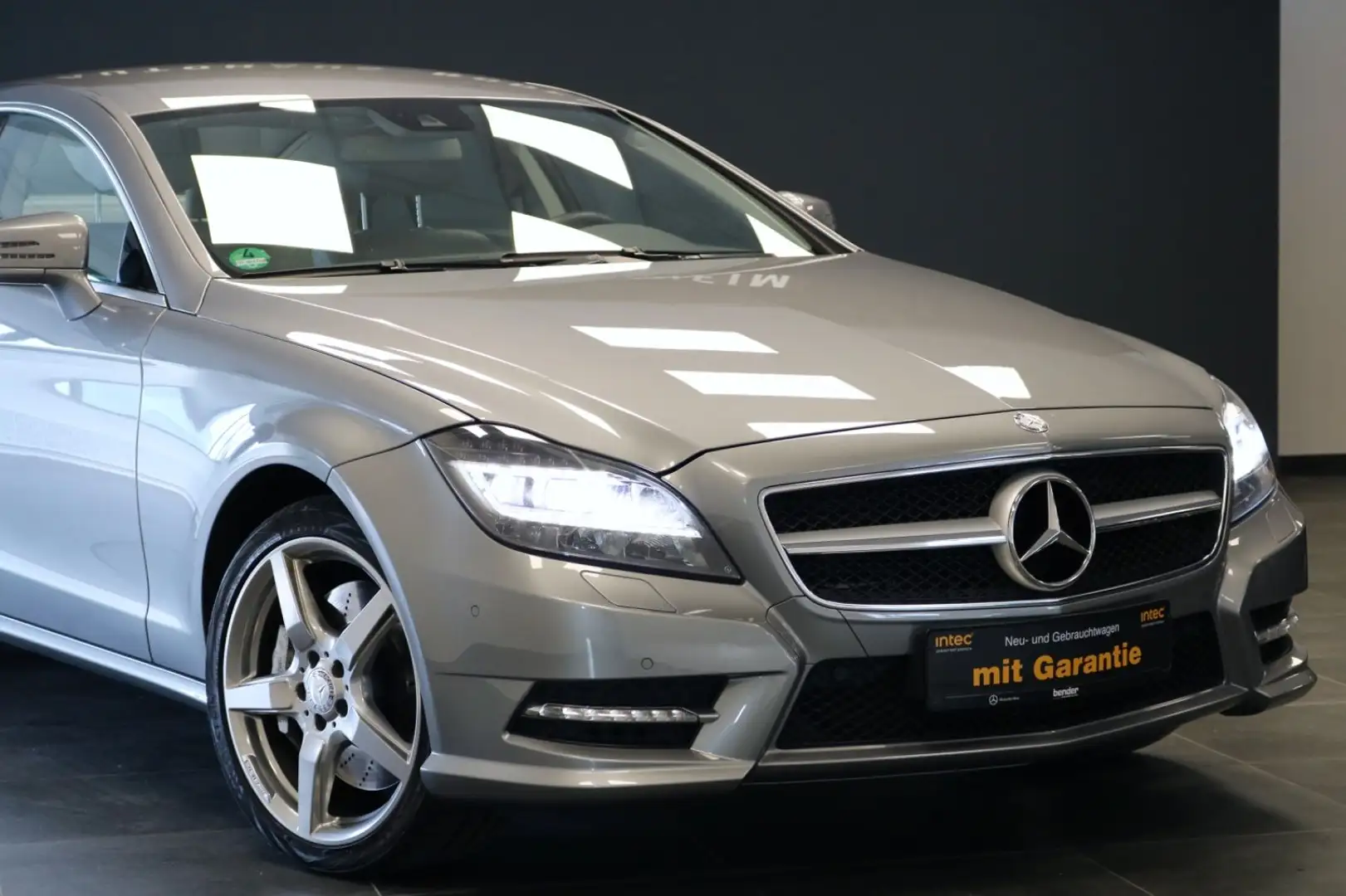 Mercedes-Benz CLS 500 BE 4Matic AMG-Line/LEDER/PDC/H&K Argento - 2
