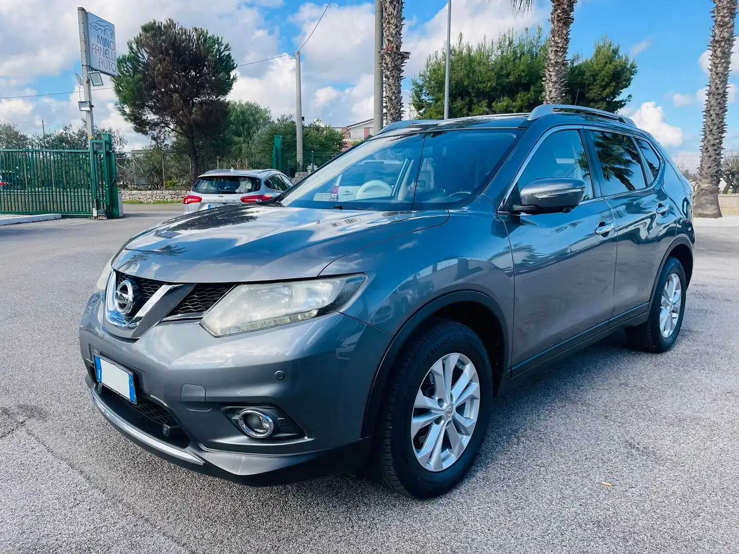 Nissan X-Trail X-Trail 1.6 dCi 2WD Tekna 360° AUTOMATIC Grijs - 2