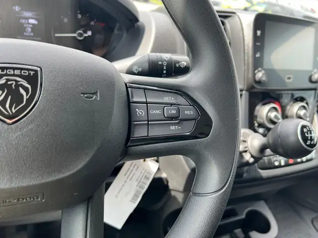 Peugeot Boxer view 14