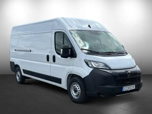 Peugeot Boxer view 2