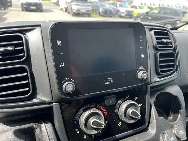 Peugeot Boxer view 13
