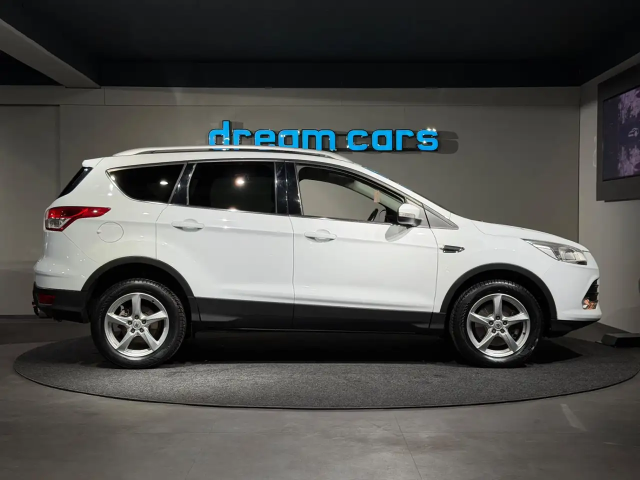 Ford Kuga 2,0l TDCI / TITANIUM / Allrad / Notbremsassistent Bild 11