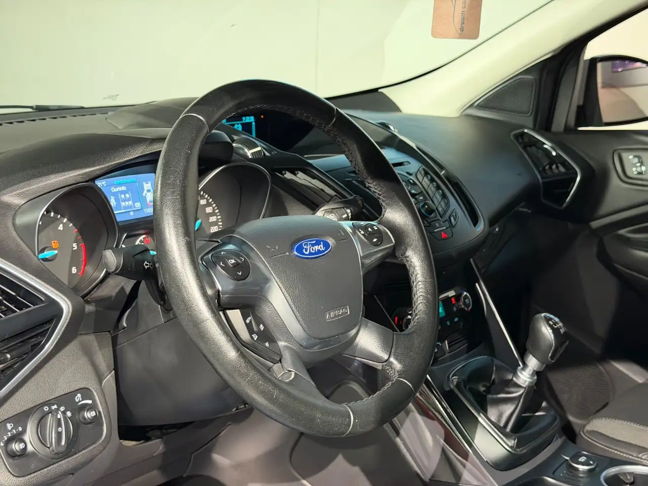 Ford Kuga 2,0l TDCI / TITANIUM / Allrad / Notbremsassistent Bild 17