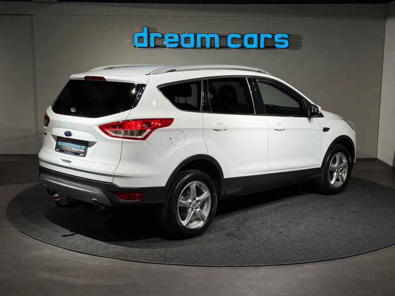 Ford Kuga 2,0l TDCI / TITANIUM / Allrad / Notbremsassistent Bild 9