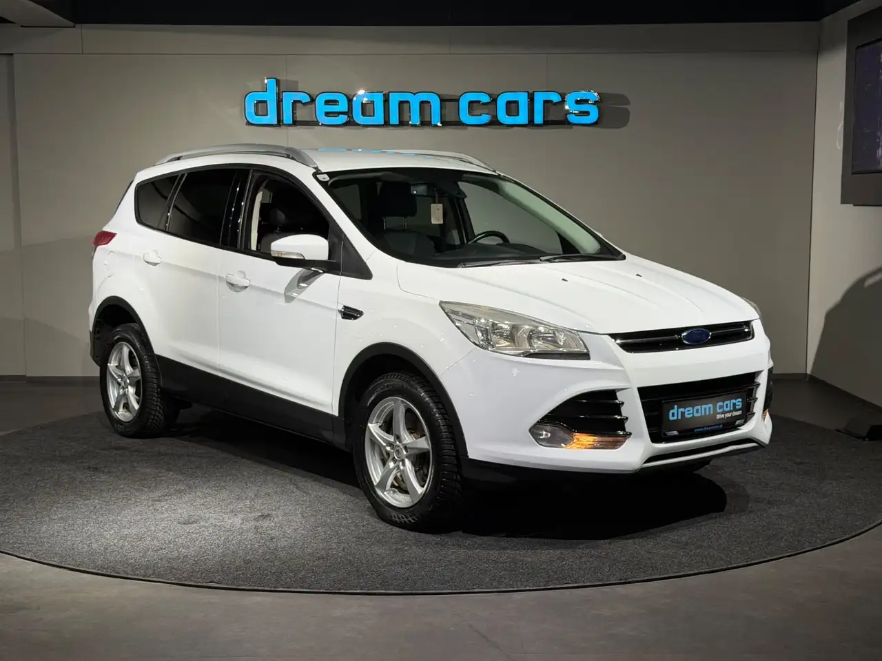 Ford Kuga 2,0l TDCI / TITANIUM / Allrad / Notbremsassistent Bild 4
