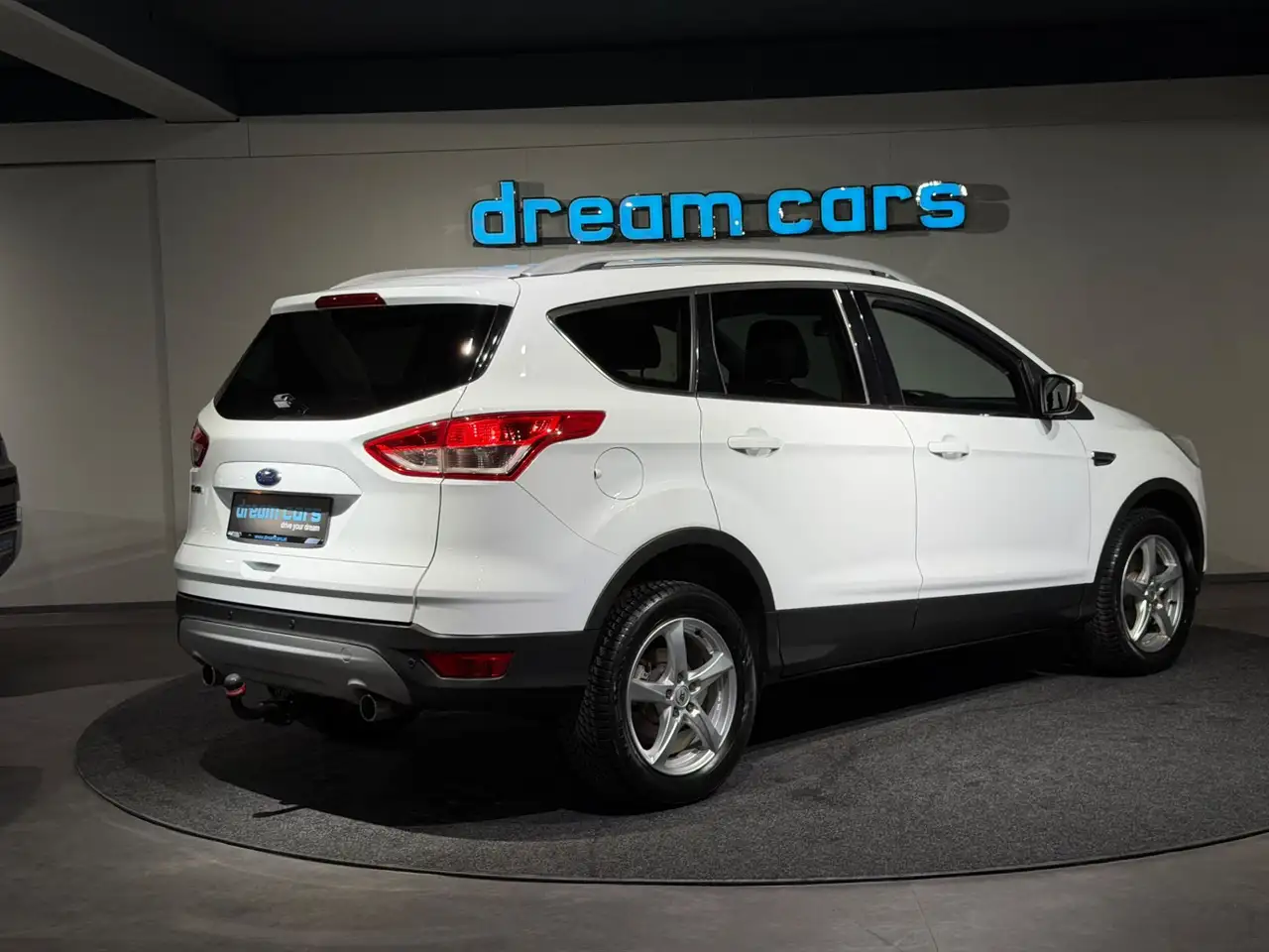 Ford Kuga 2,0l TDCI / TITANIUM / Allrad / Notbremsassistent Bild 13