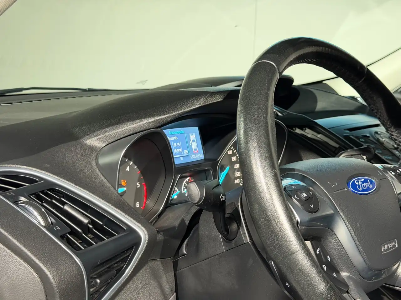 Ford Kuga 2,0l TDCI / TITANIUM / Allrad / Notbremsassistent Bild 18