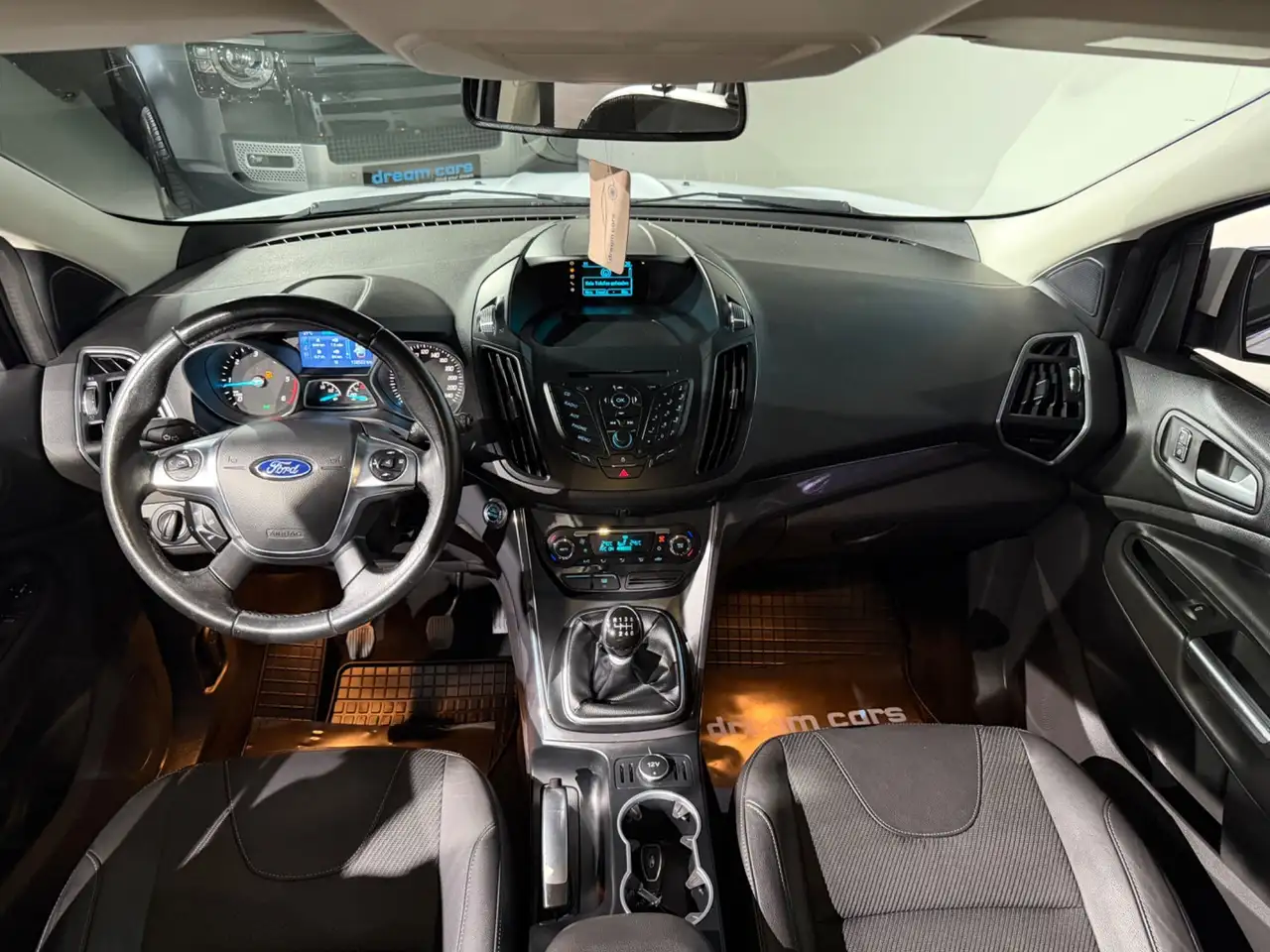 Ford Kuga 2,0l TDCI / TITANIUM / Allrad / Notbremsassistent Bild 23