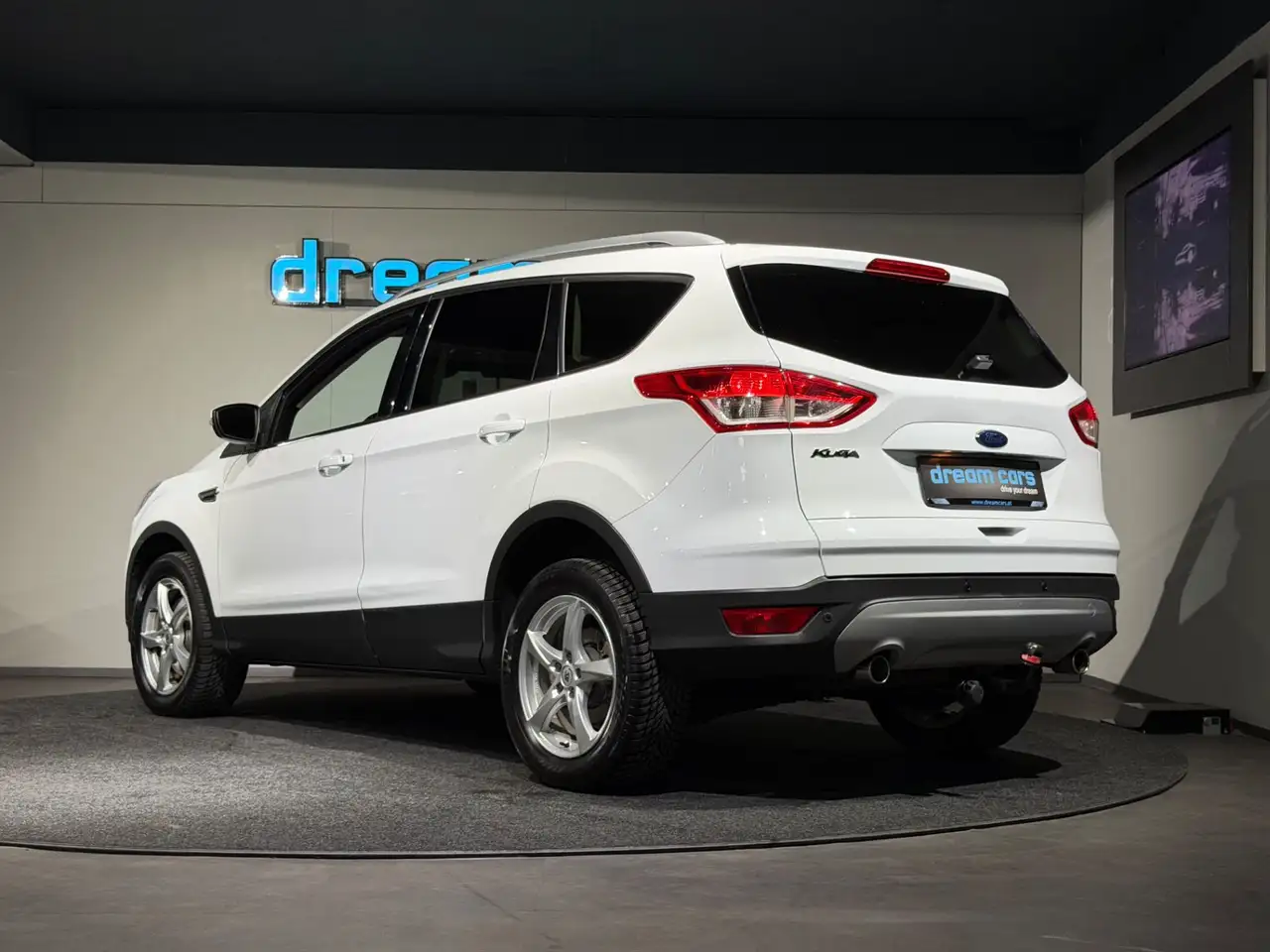 Ford Kuga 2,0l TDCI / TITANIUM / Allrad / Notbremsassistent Bild 3