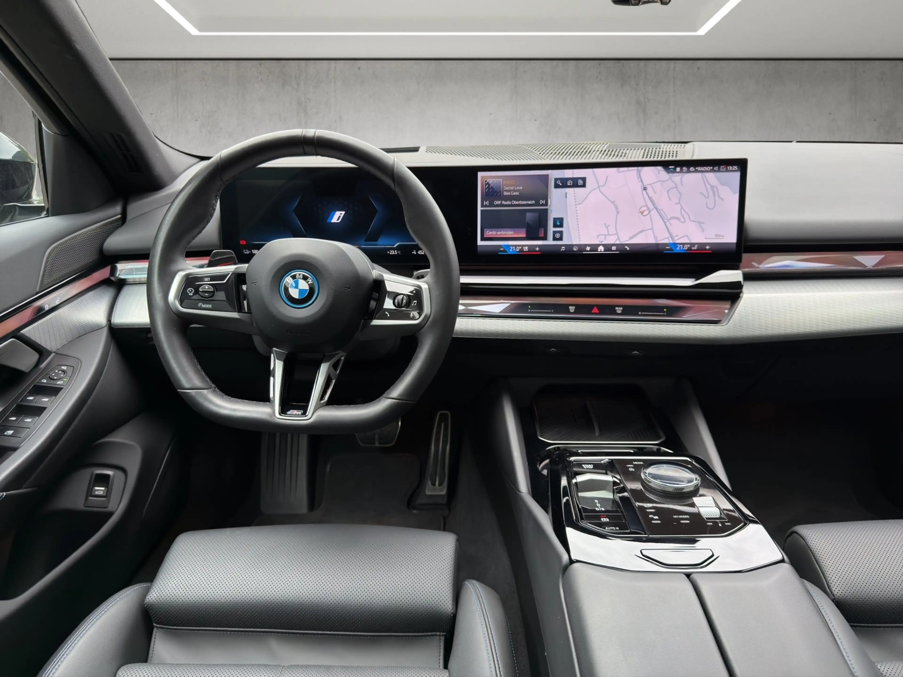 BMW i5 eDrive40 — photo 12