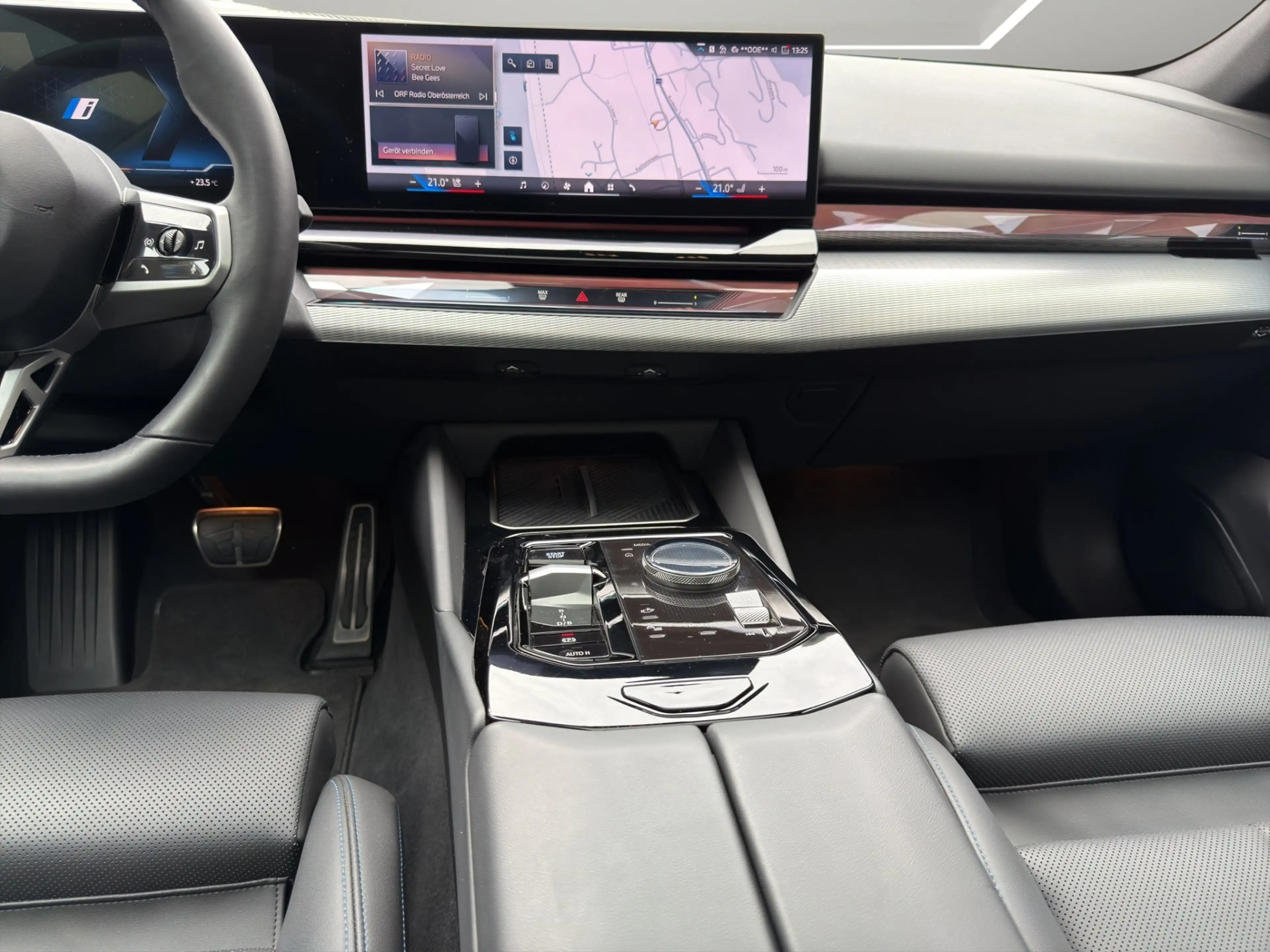 BMW i5 eDrive40 — photo 13