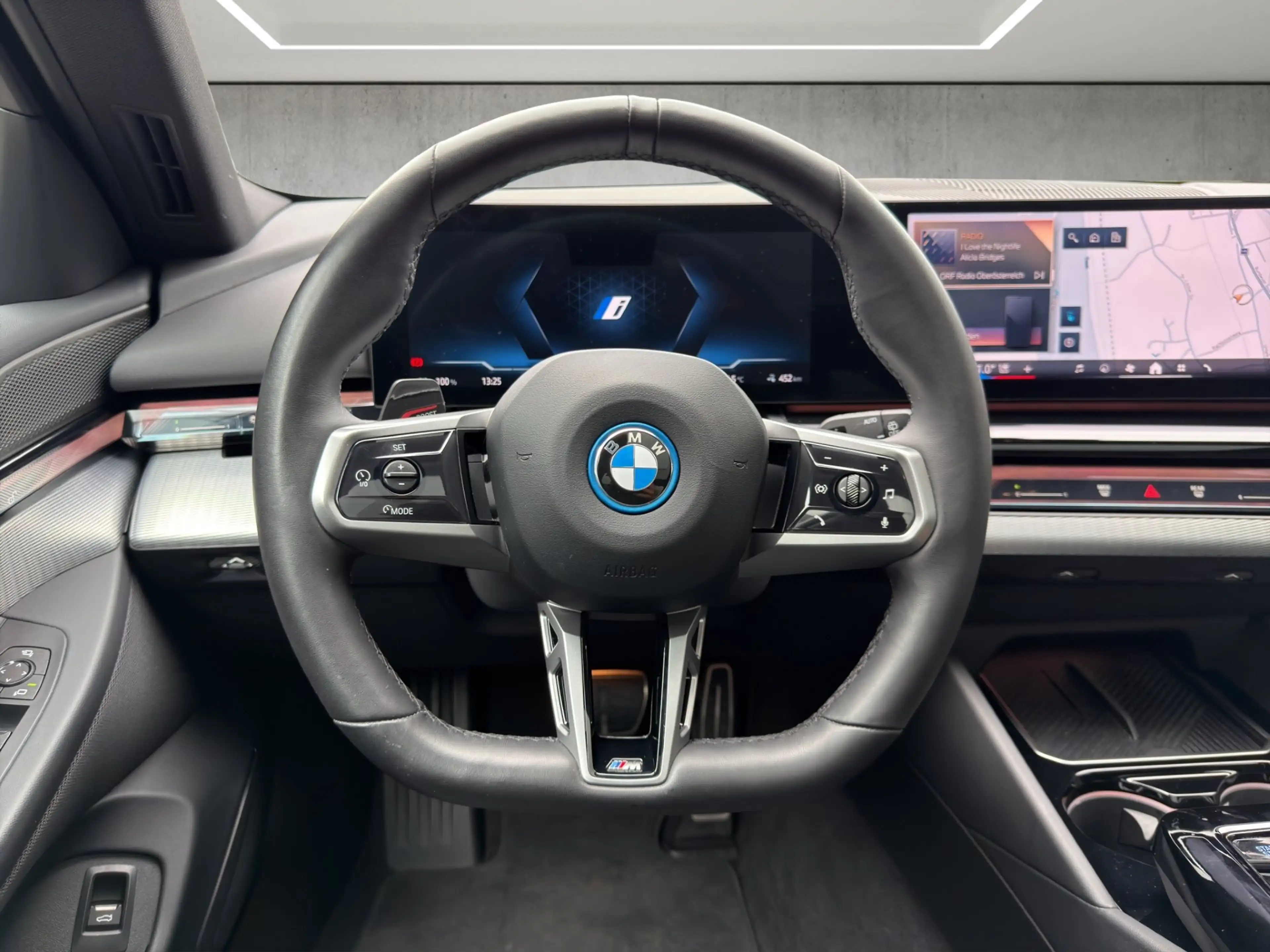BMW i5 eDrive40 — photo 10