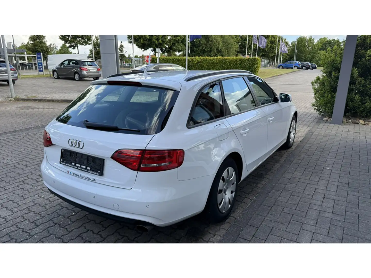 Audi A4 Avant 1.8 FSI Attraction SHZ NAVI FACEL. Bianco - 2