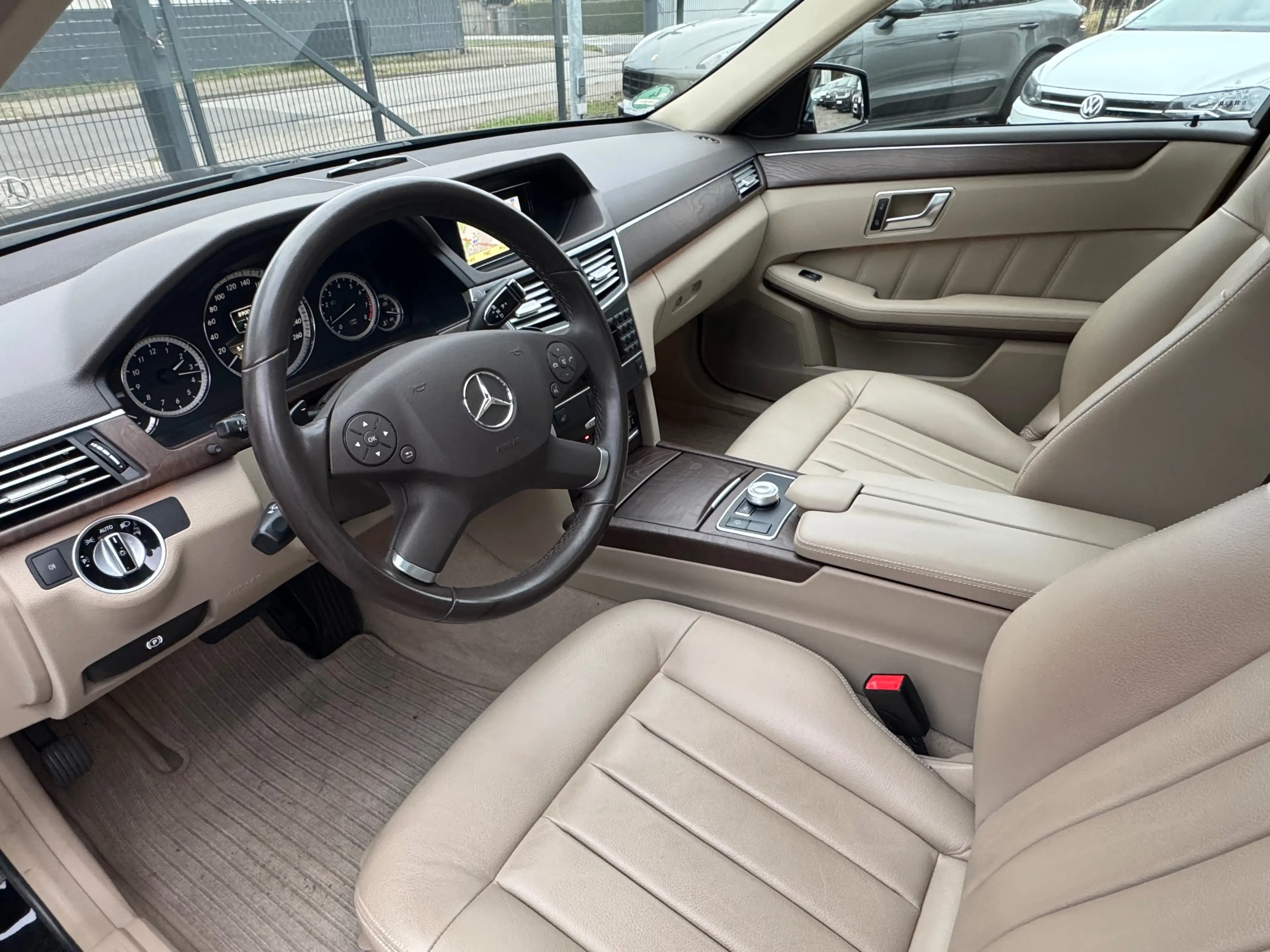 Mercedes-Benz E 250 E 250 CGI BlueEfficiency (212.047) — photo 9