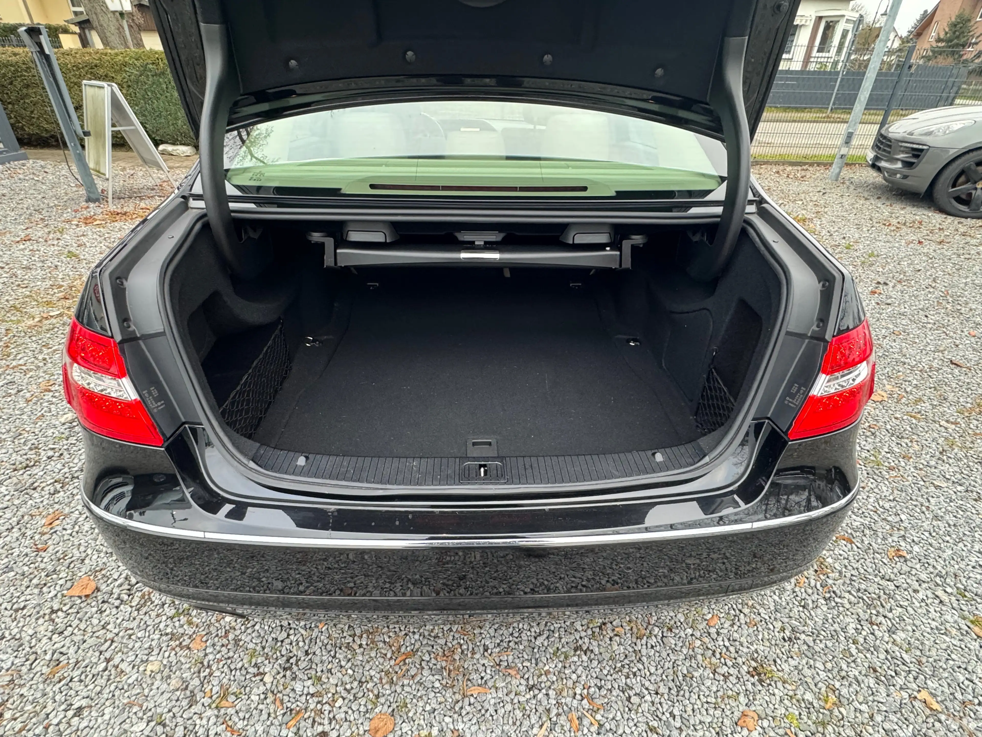 Mercedes-Benz E 250 E 250 CGI BlueEfficiency (212.047) — photo 12