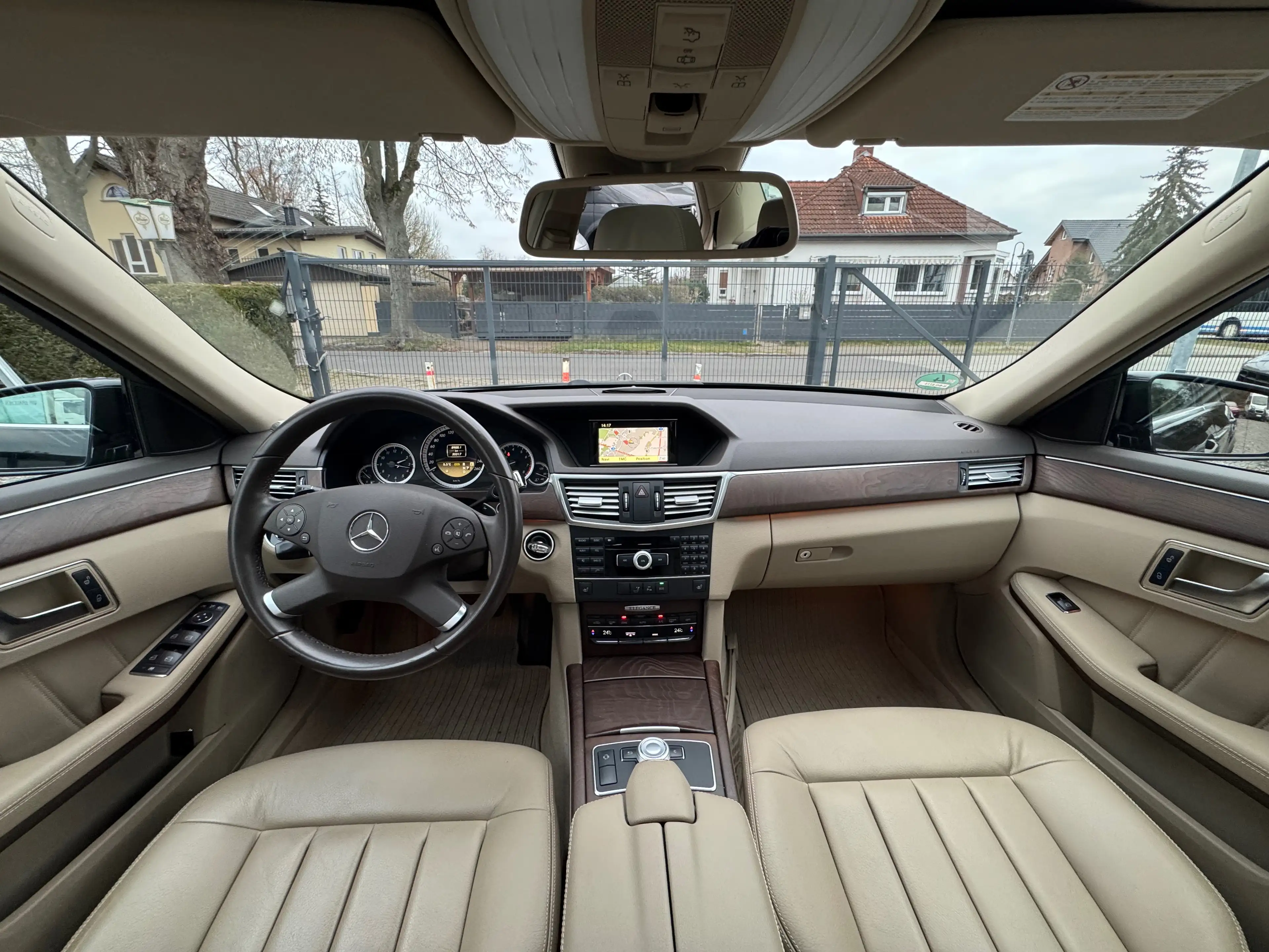 Mercedes-Benz E 250 E 250 CGI BlueEfficiency (212.047) — photo 11