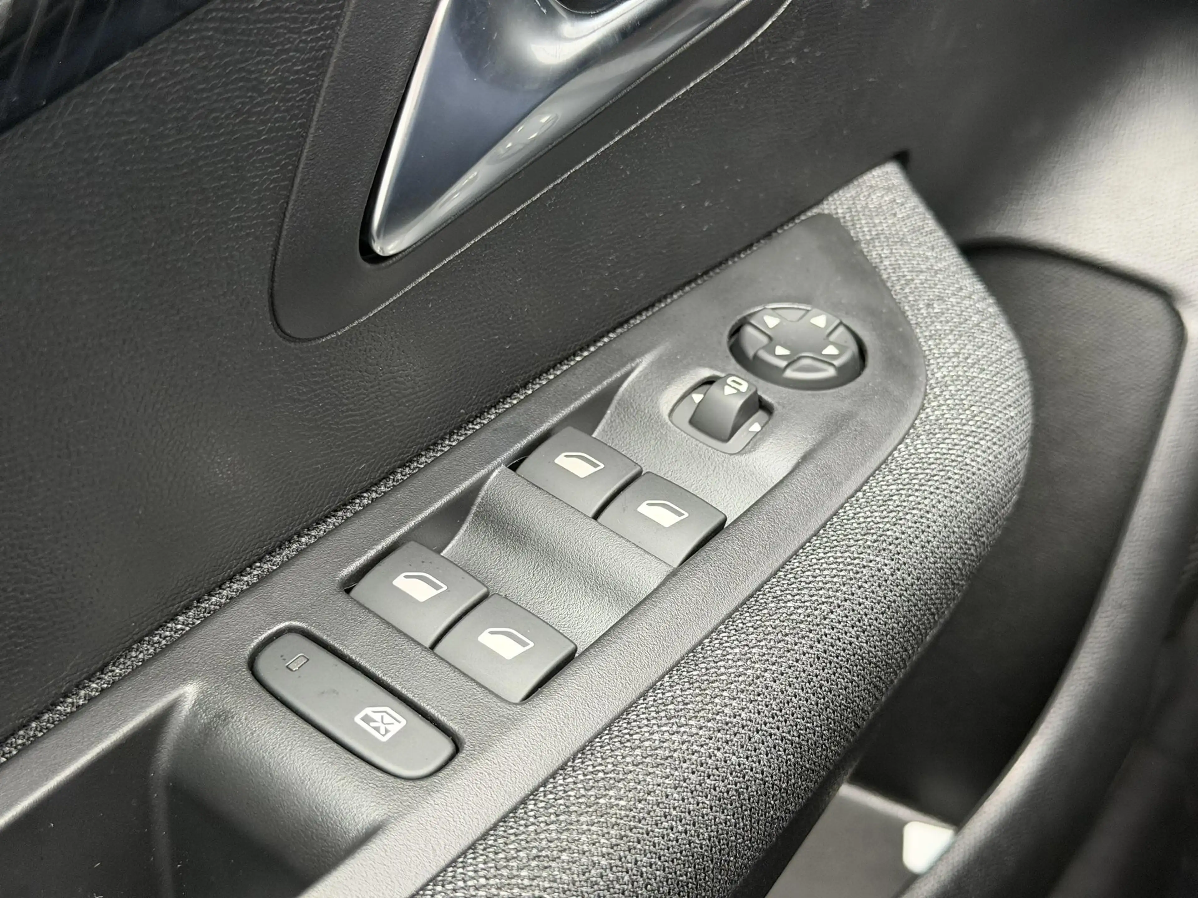 Peugeot e-208 EV Allure 51 kWh | achteruitrijcamera | Apple carp — photo 14