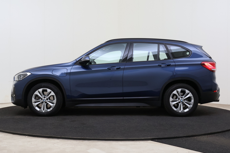 BMW X1 xDrive25e Automaat / Sportstoelen /  Head-Up / Sto — photo 14