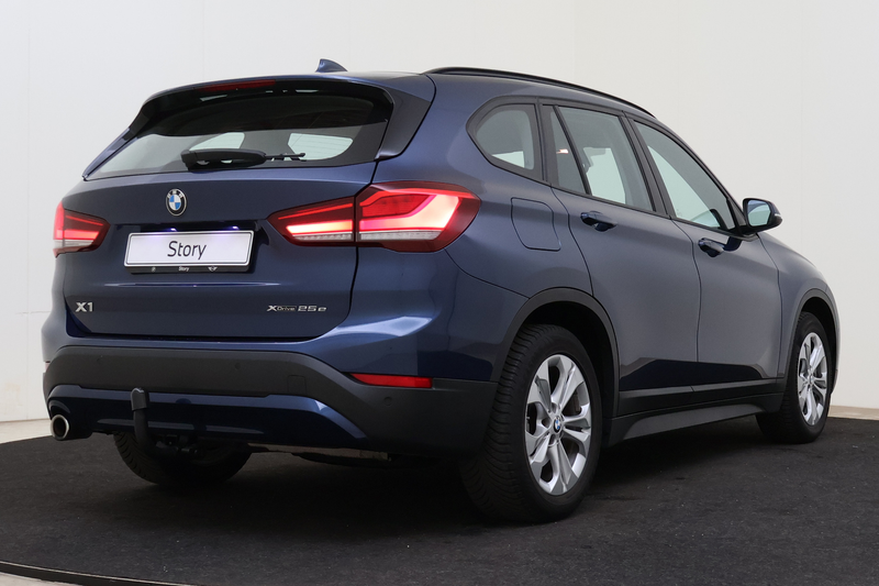 BMW X1 xDrive25e Automaat / Sportstoelen /  Head-Up / Sto — photo 2