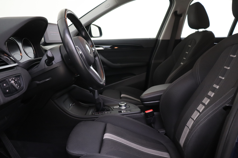 BMW X1 xDrive25e Automaat / Sportstoelen /  Head-Up / Sto — photo 9