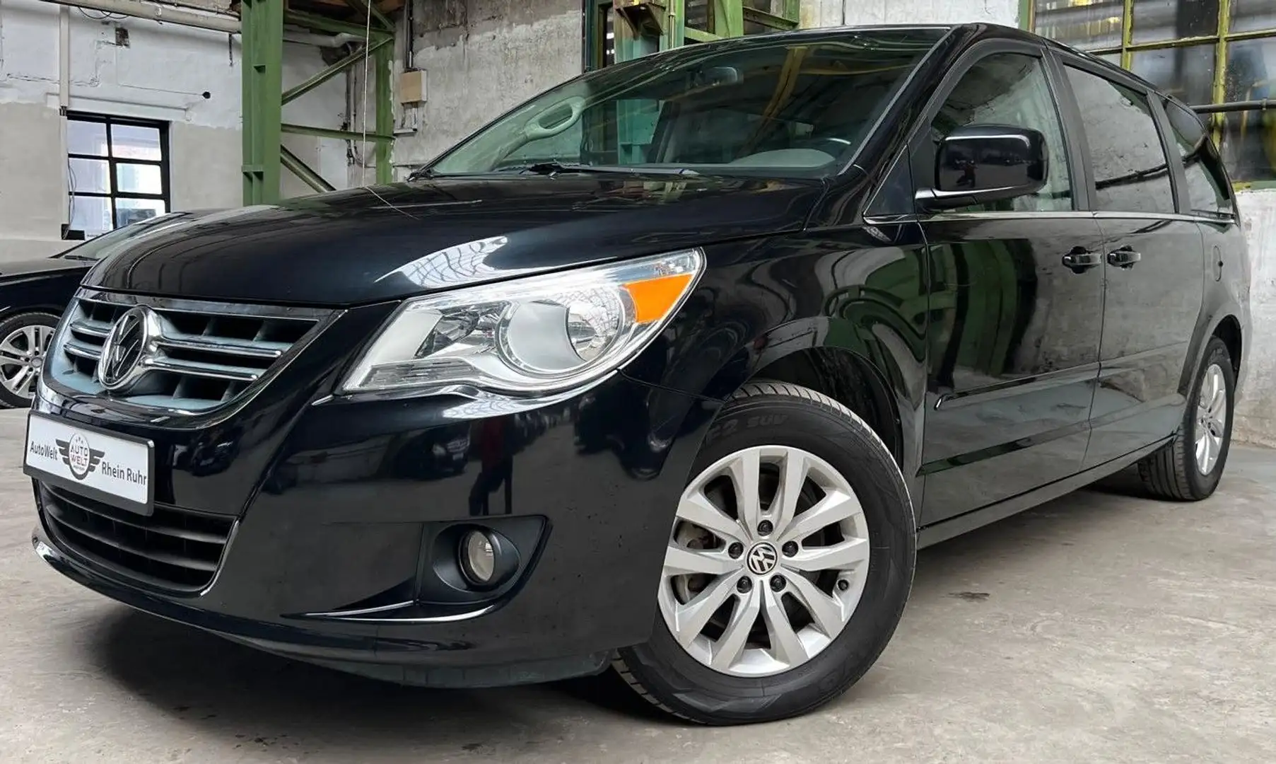 Volkswagen Routan SE / 6 Auto. / Leder Beige Schwarz - 1