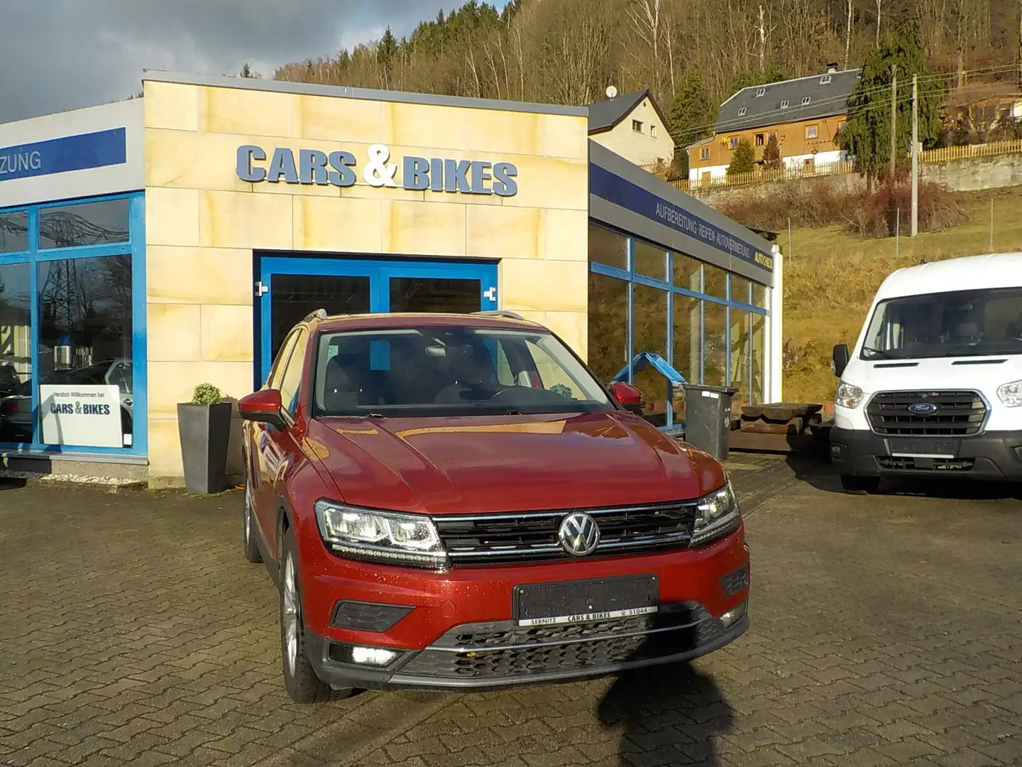 Volkswagen Tiguan Highline PANORAMA! SITZHEIZUNG! KAMERA! LED! Rot - 1
