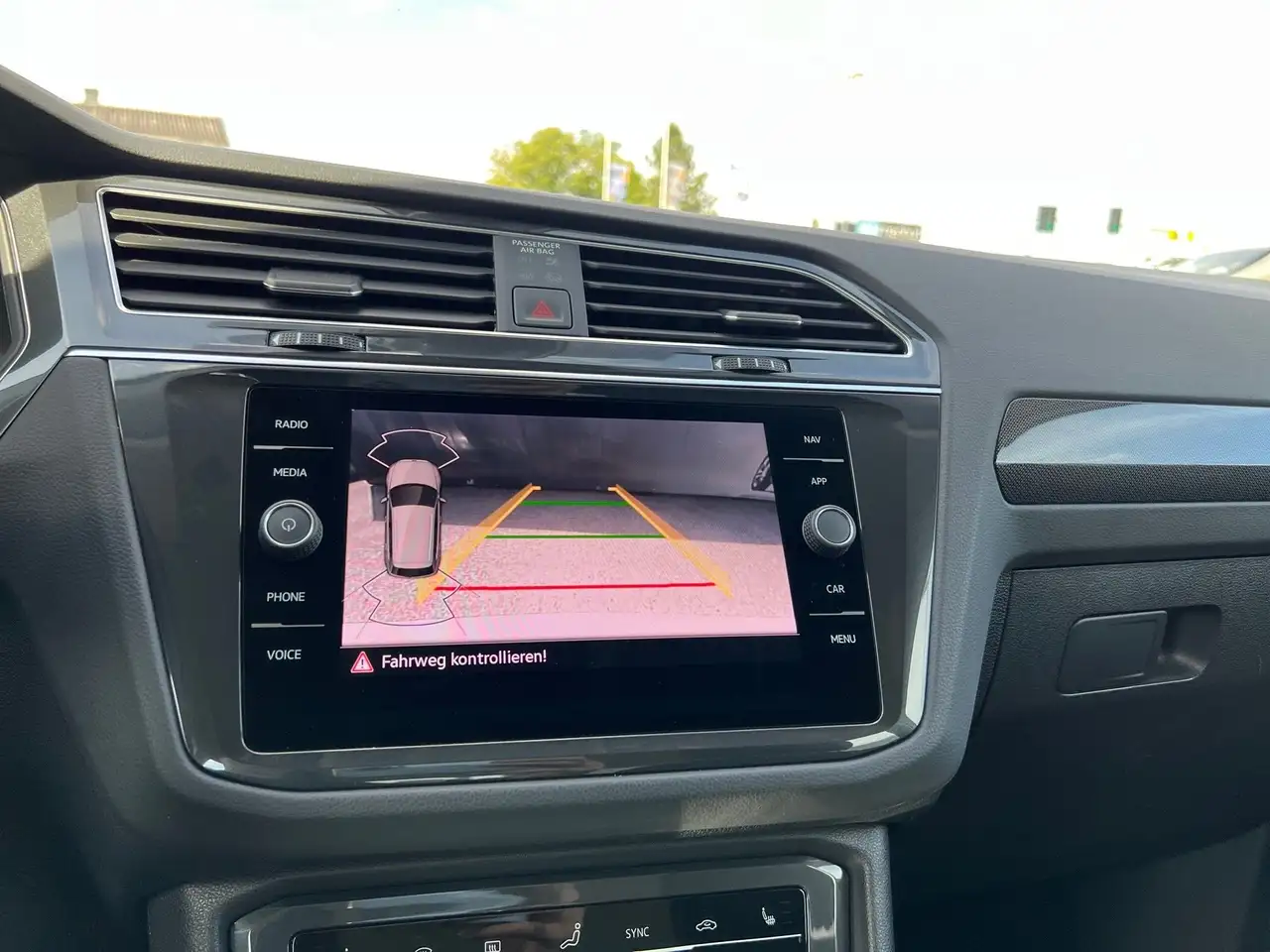 Volkswagen Tiguan 2,0 TDI Elegance DSG NP, миниатюра 29