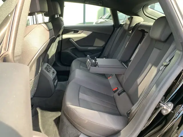 Audi A5 view 11