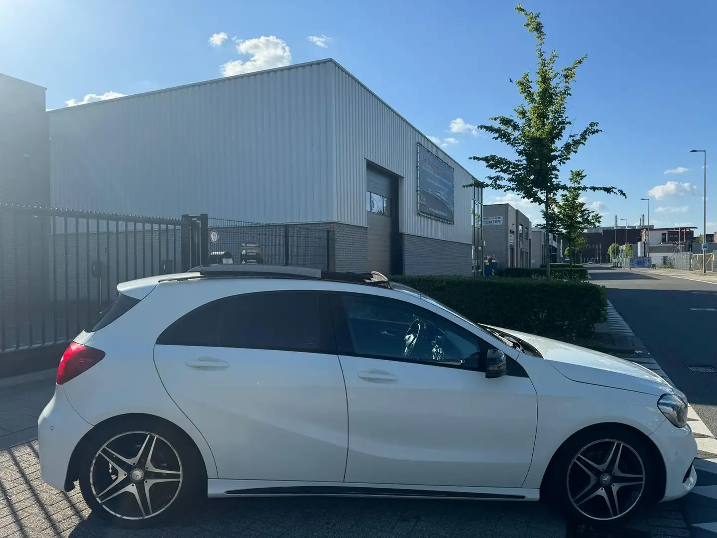 Mercedes-Benz A 200 Leer achteruitrijcamera Panoramadak Wit - 2