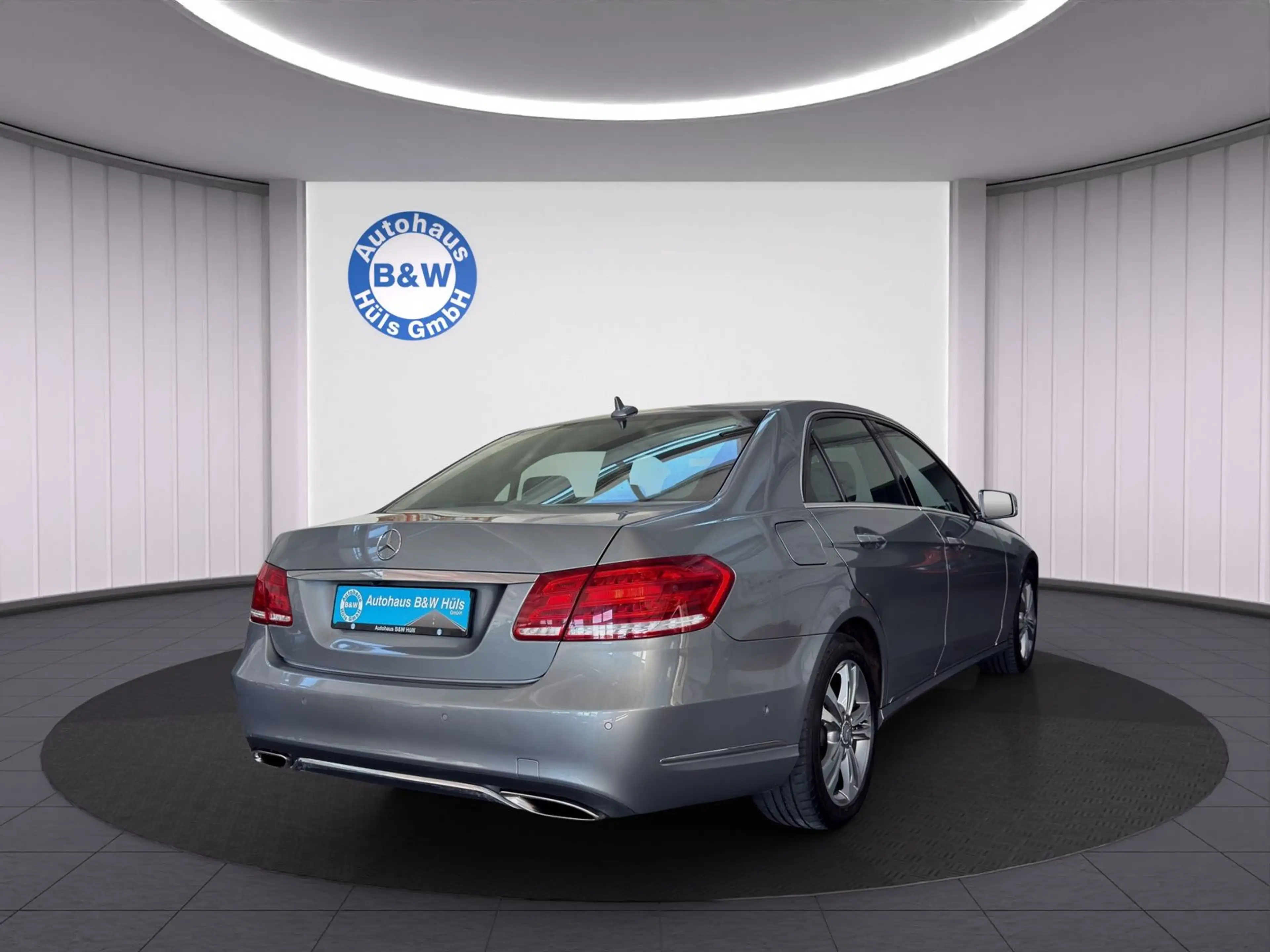 Mercedes-Benz E 350 CGI BlueEfficiency 4Matic*H/K*NAVI*LED*SHZ — photo 8