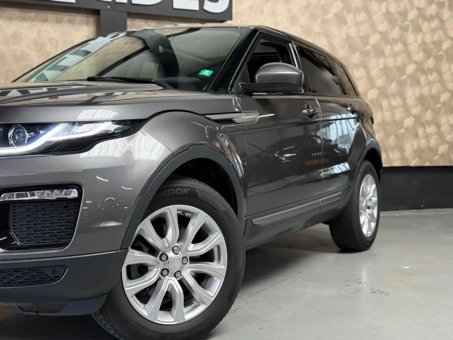 Land Rover Range Rover Evoque 2.0 Si4 Turbo | Pano | Leer | Camera | stoel-/stuu Gris - 2