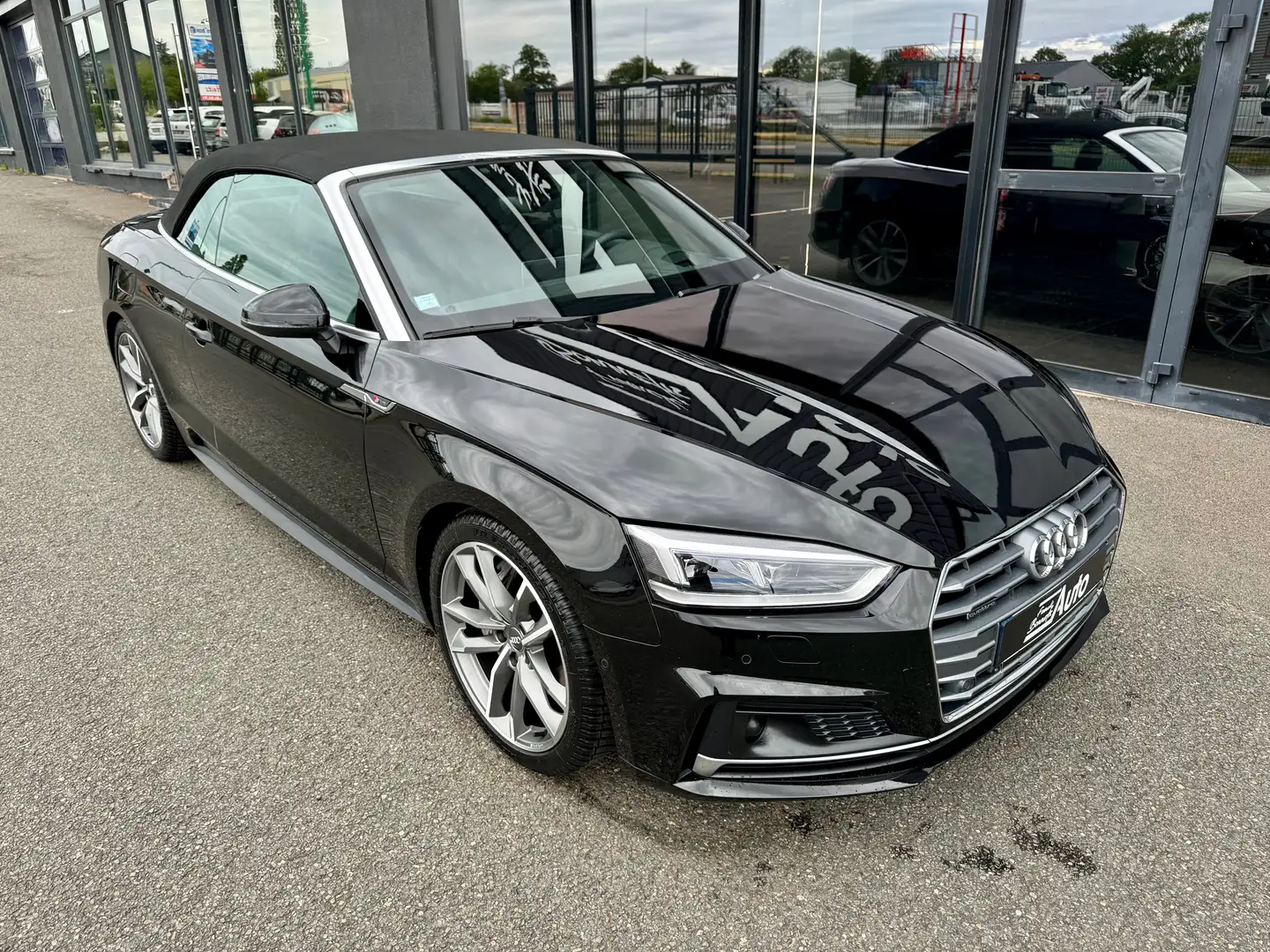 Audi A5 A5 Cabriolet 3.0 TDI 286 Tiptronic Quattro S Line Zwart - 2