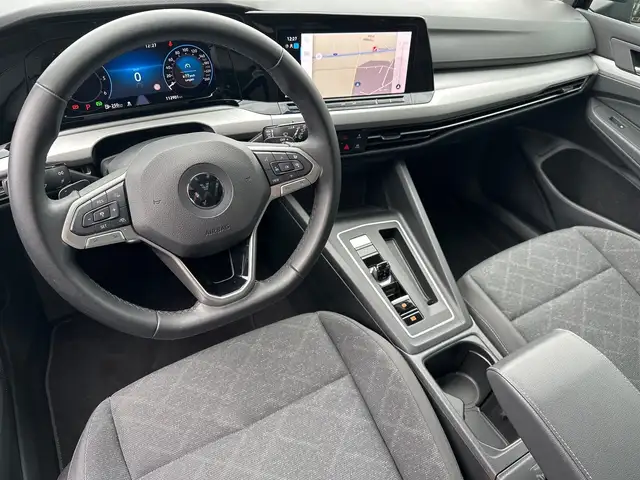 Volkswagen Golf view 9