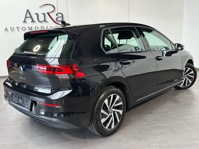 Volkswagen Golf view 4