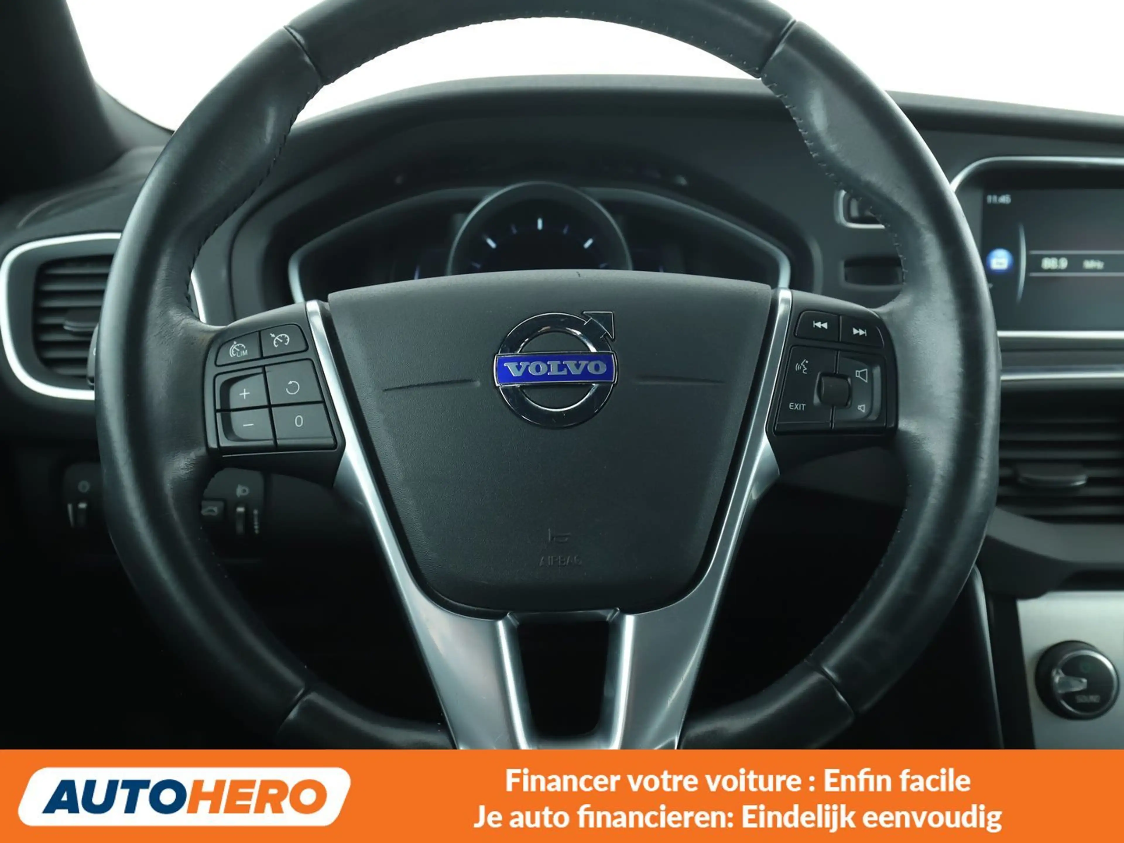 Volvo V40 Cross Country 2.0 D3 Ocean Race — photo 5