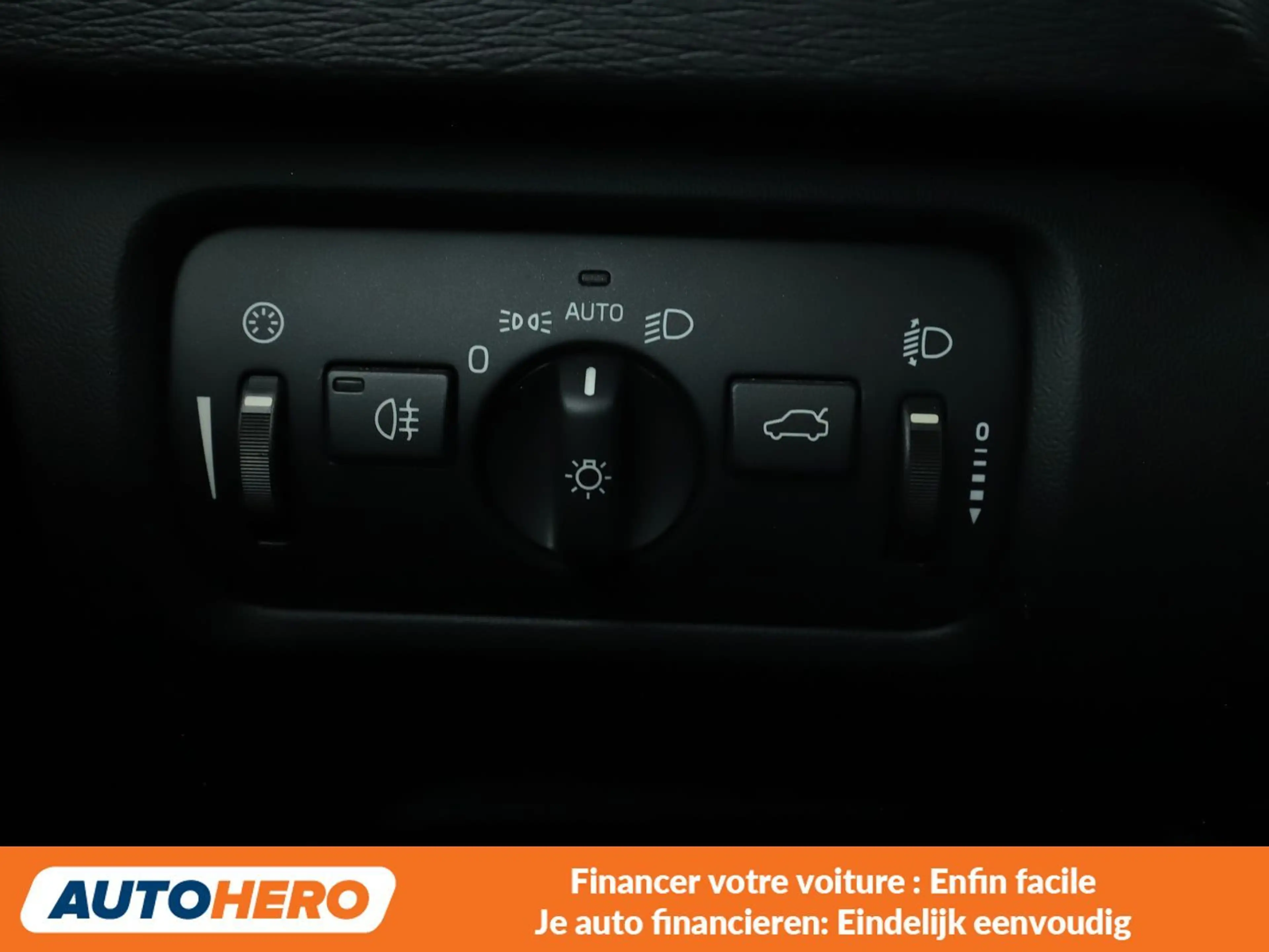 Volvo V40 Cross Country 2.0 D3 Ocean Race — photo 12