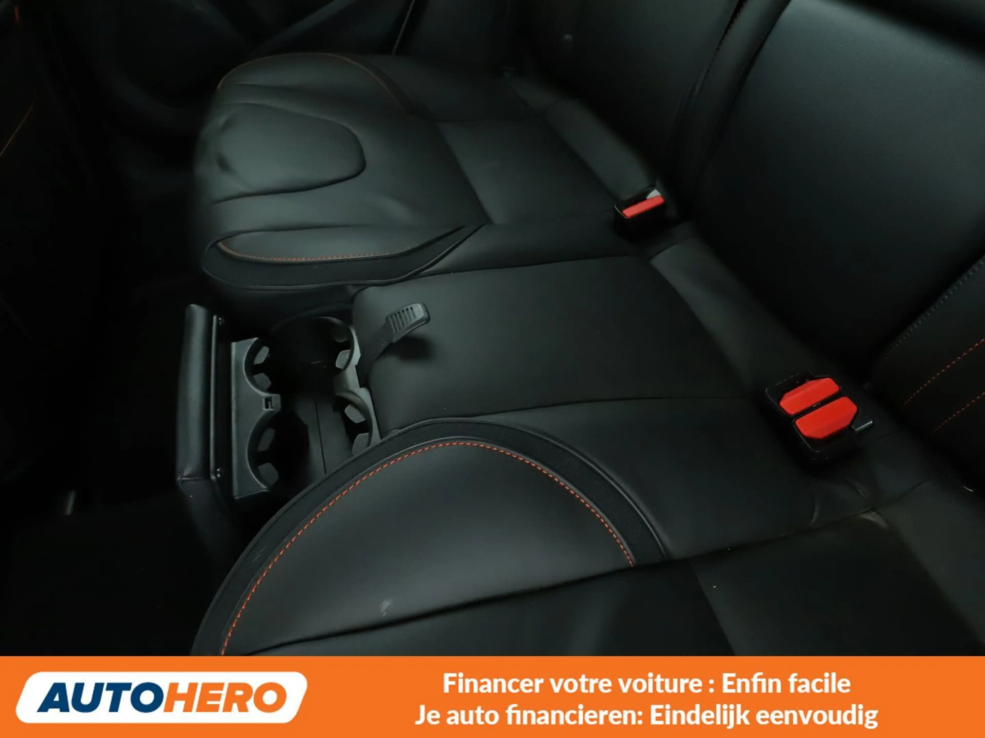 Volvo V40 Cross Country 2.0 D3 Ocean Race — photo 15