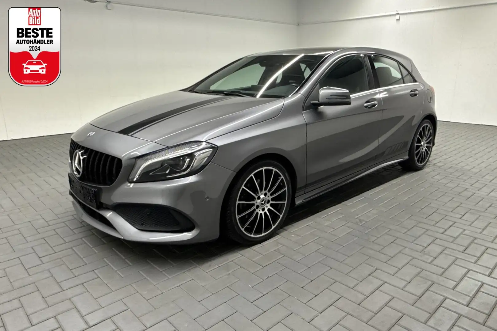 Mercedes-Benz A 180 AMG-Line LED/Navi/18-Zoll/Tempomat/SHZ/PDC Grau - 1