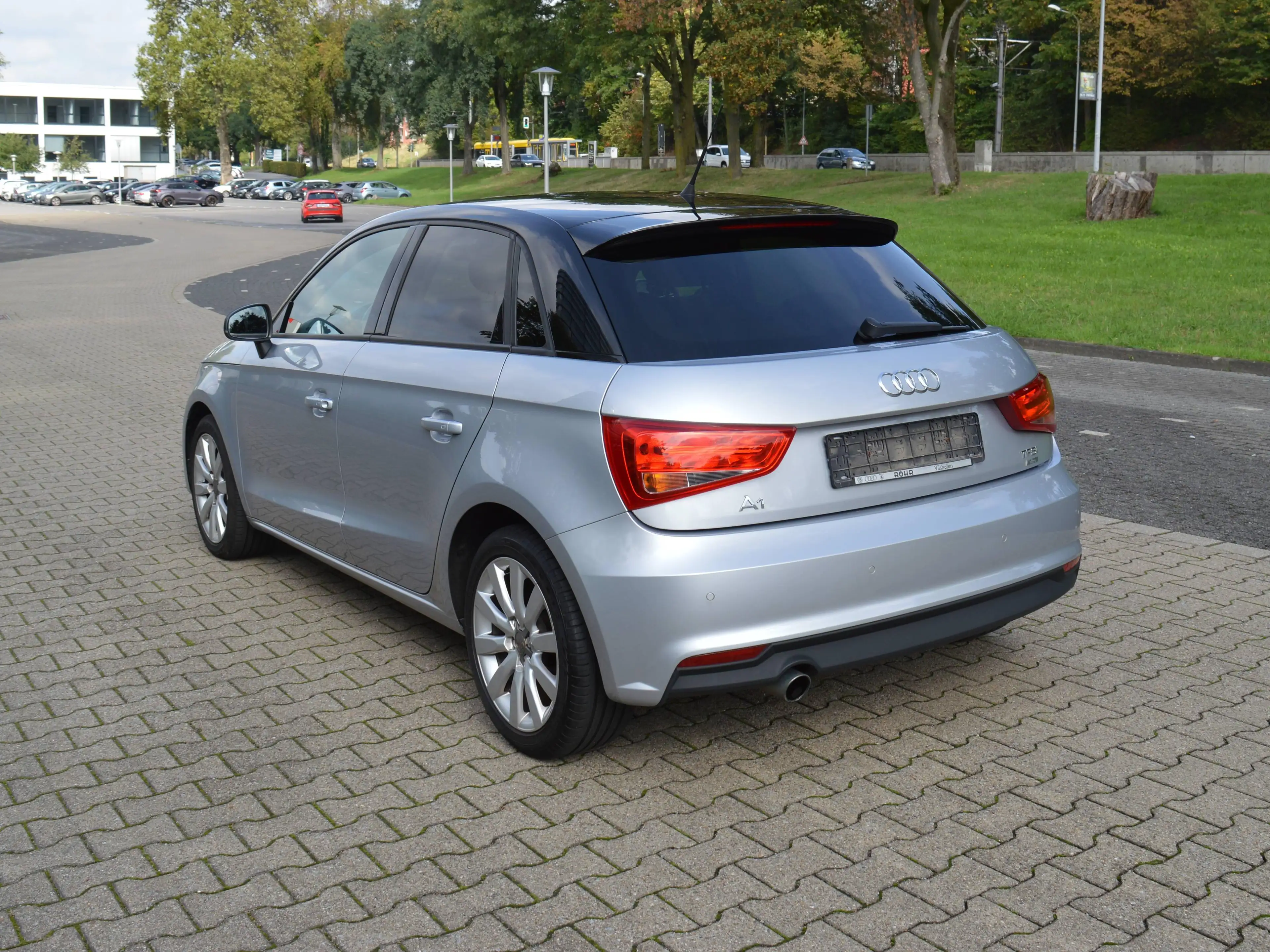 Audi A1 A1 Sportback 1.0 TFSI ultra Sportback sport*PDC*Sitzheizung* — photo 6