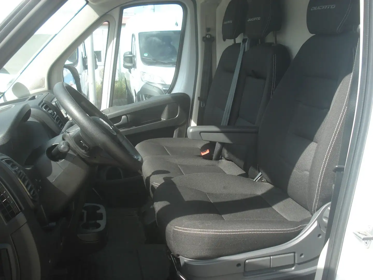 Fiat Ducato Hochr.-Kasten 33 120 L2H2 35960Km Klima Weiß - 2