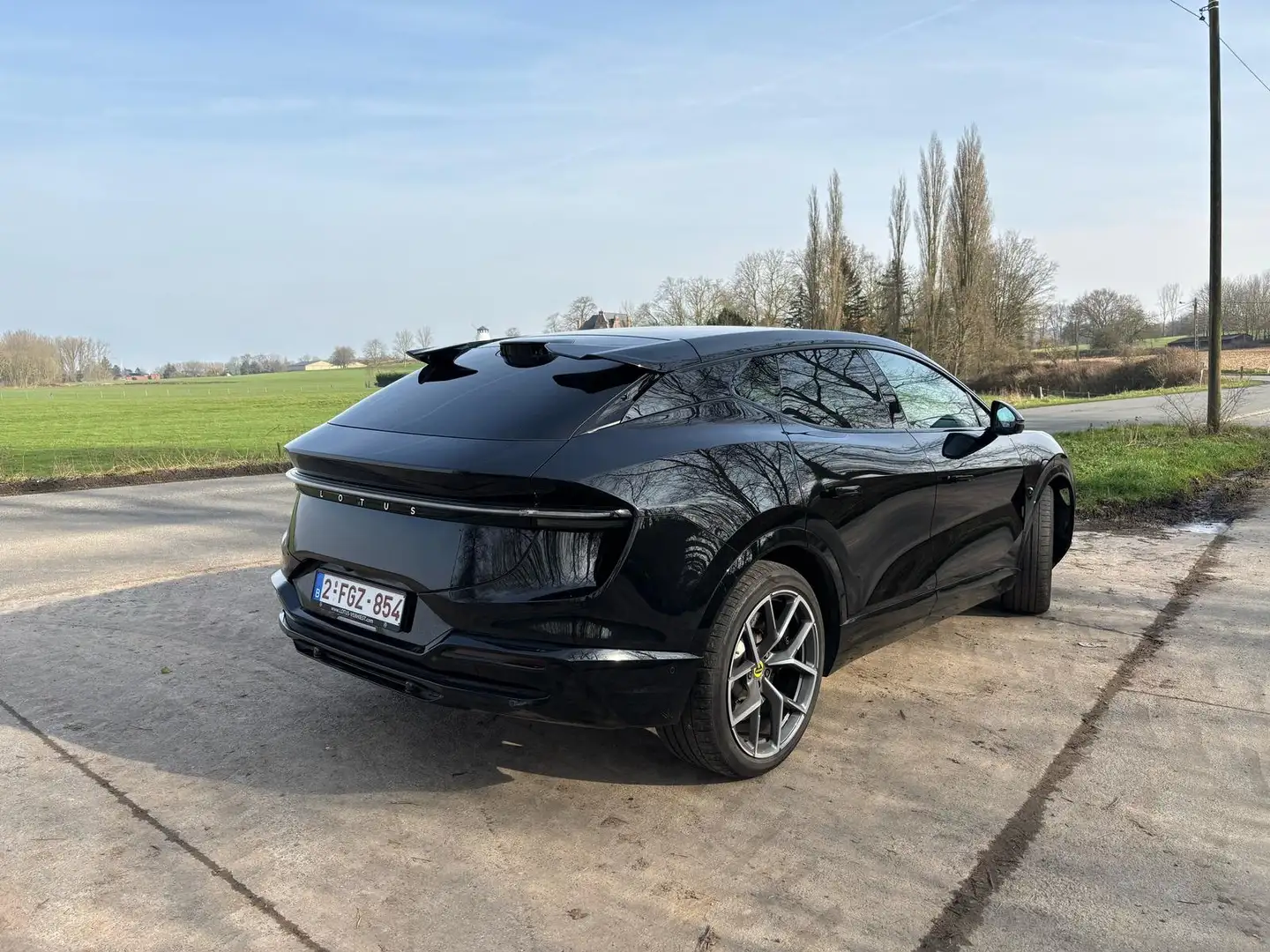 Lotus Eletre Eletre EDS 450 Base Negro - 2