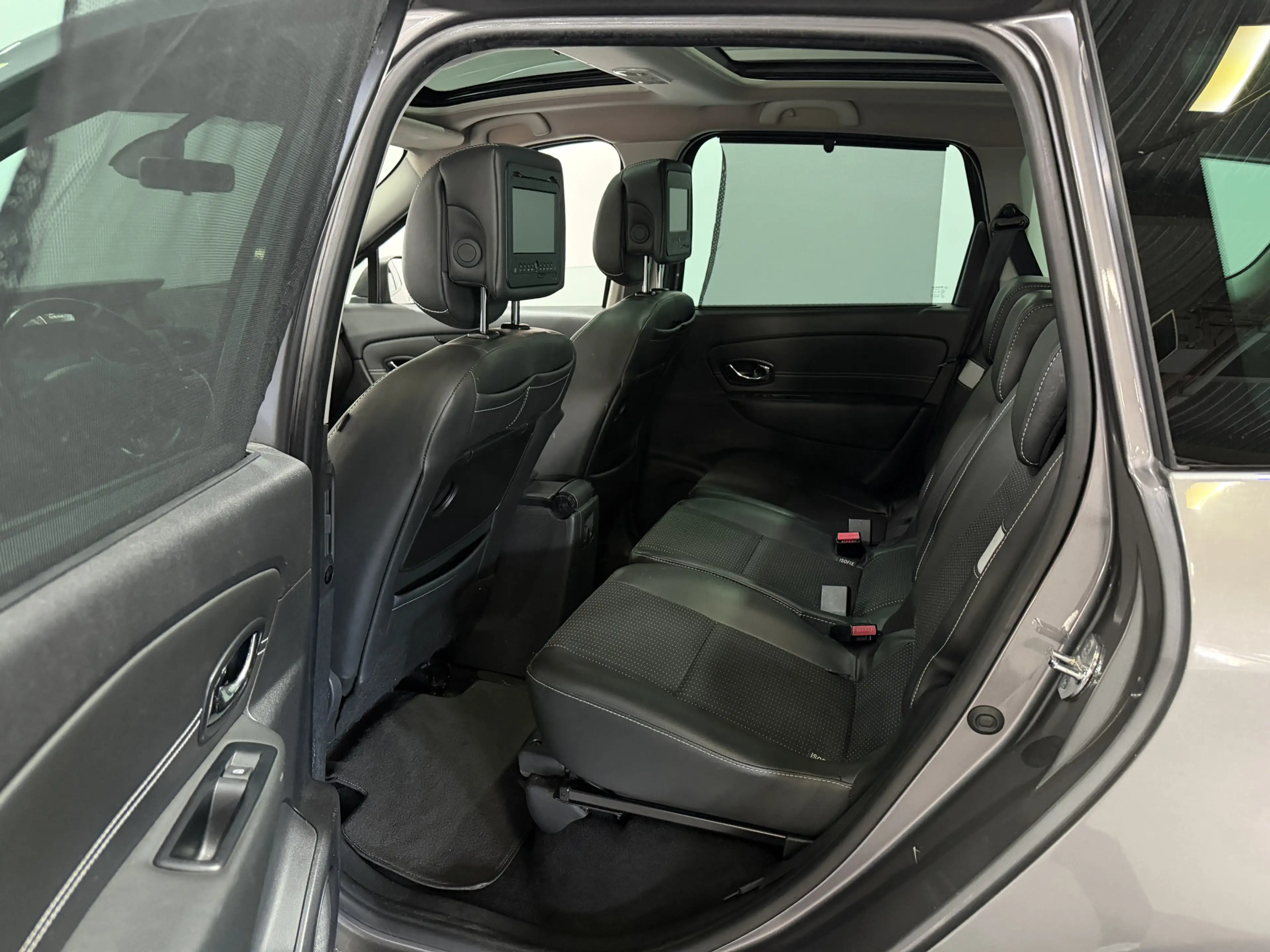 Renault Grand Scenic 1.2 TCe Bose - Navi / Pdc / Bluetooth — photo 24