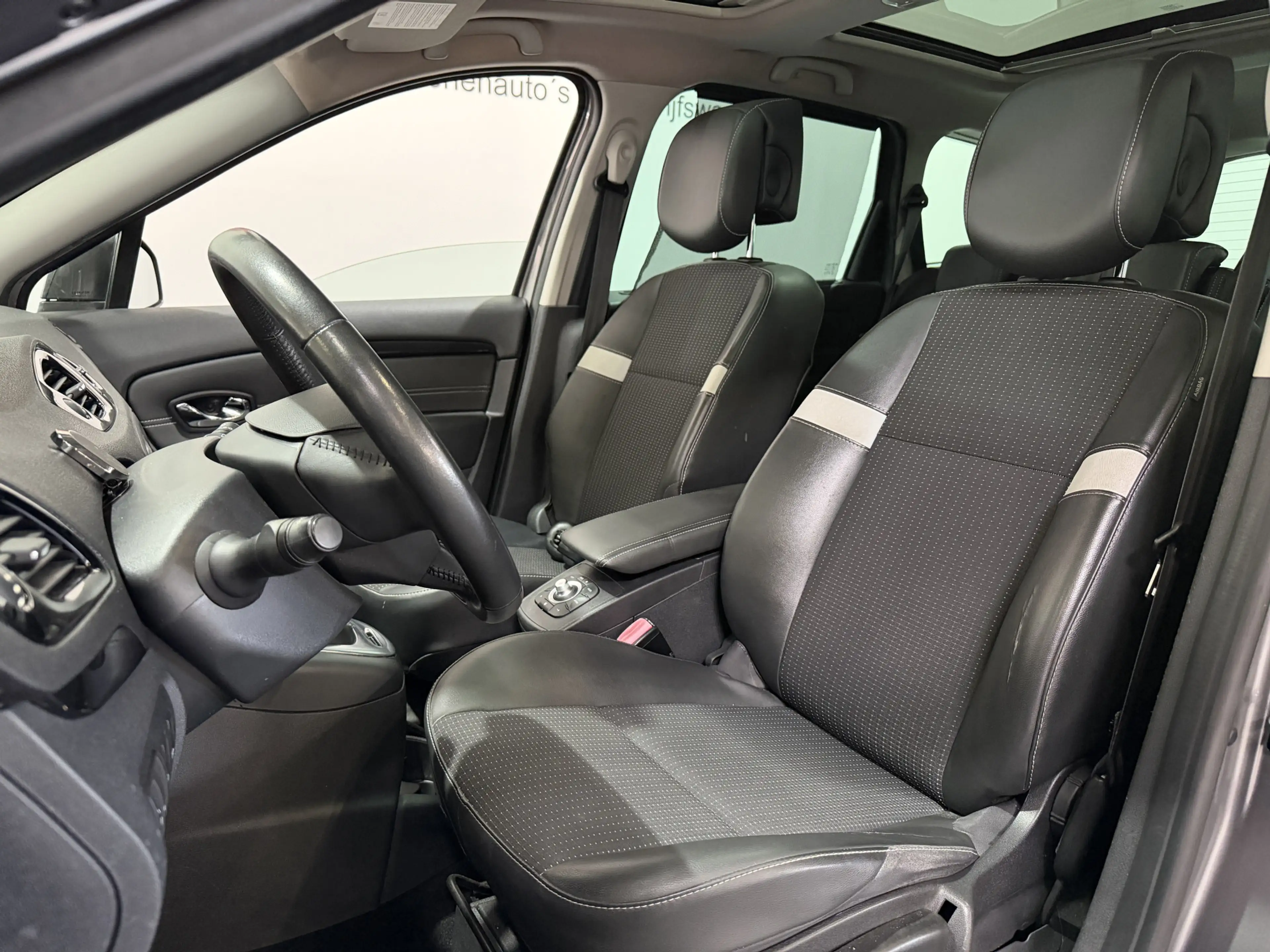 Renault Grand Scenic 1.2 TCe Bose - Navi / Pdc / Bluetooth — photo 12