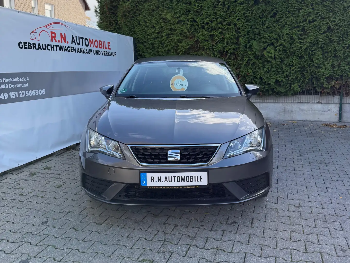 SEAT Leon Reference Grau - 1