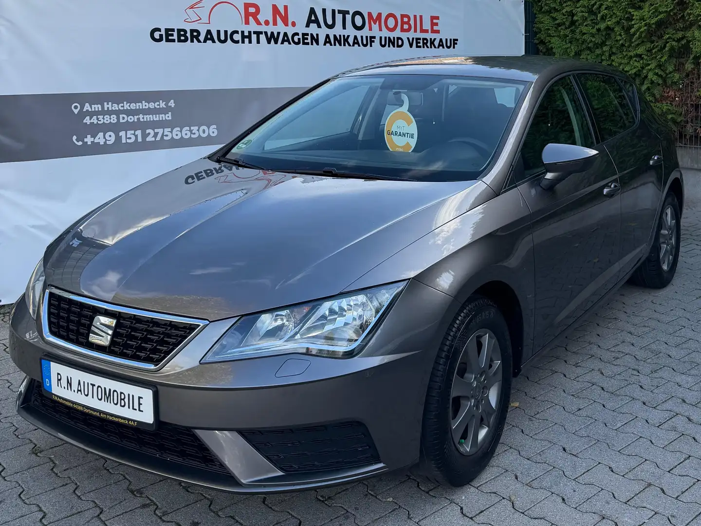SEAT Leon Reference Grau - 2