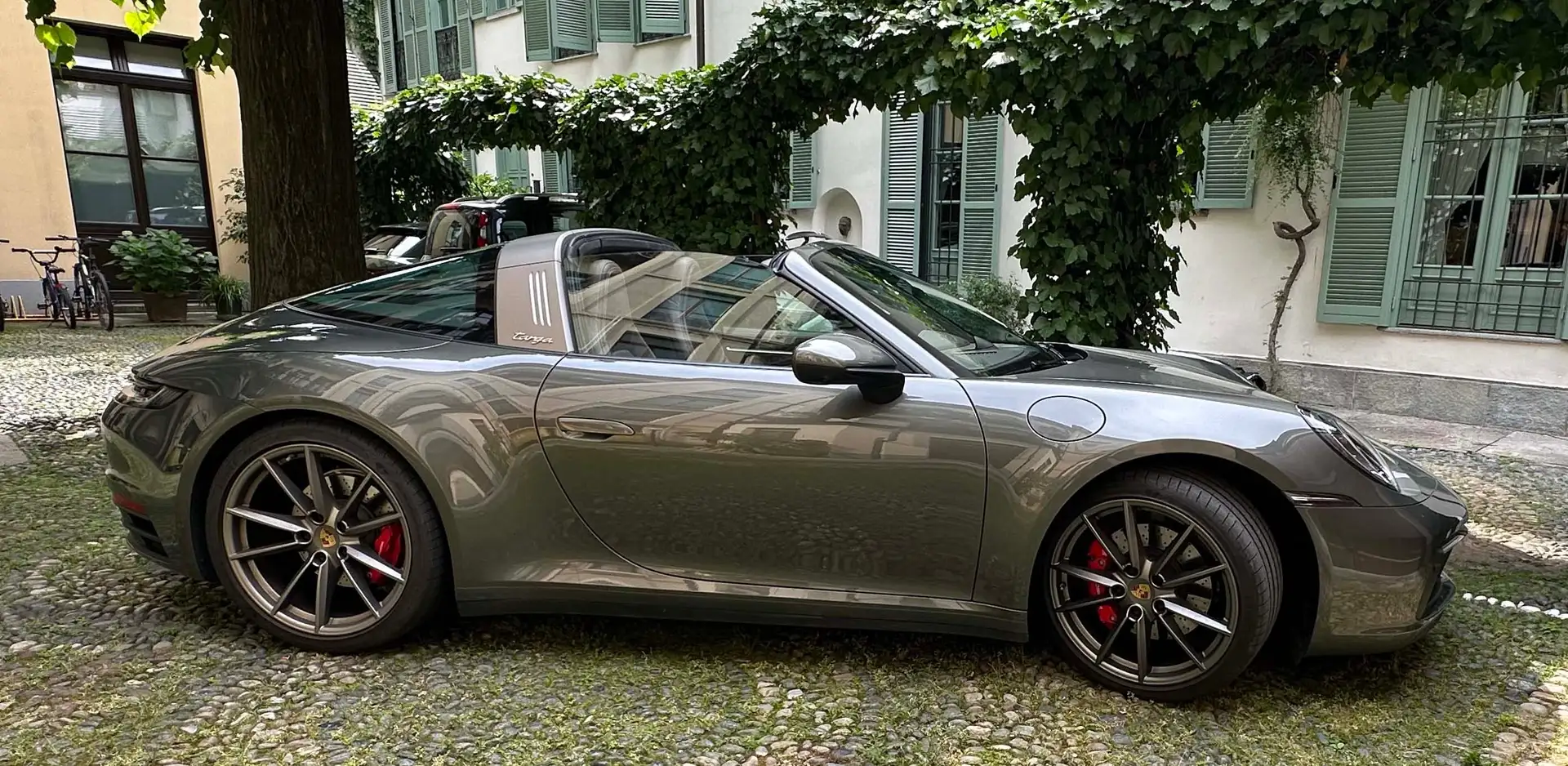 Porsche 911 992 Targa 4S Verde - 1