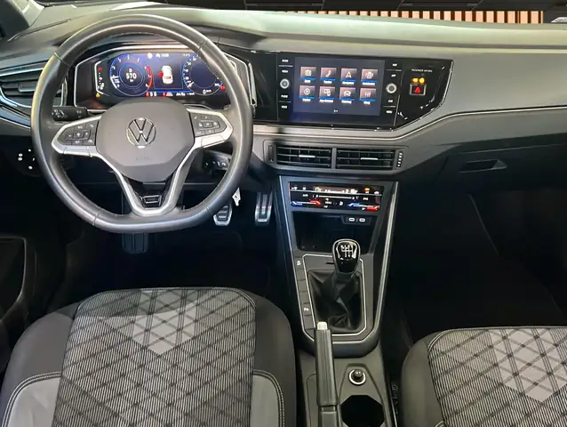 Volkswagen Taigo view 4