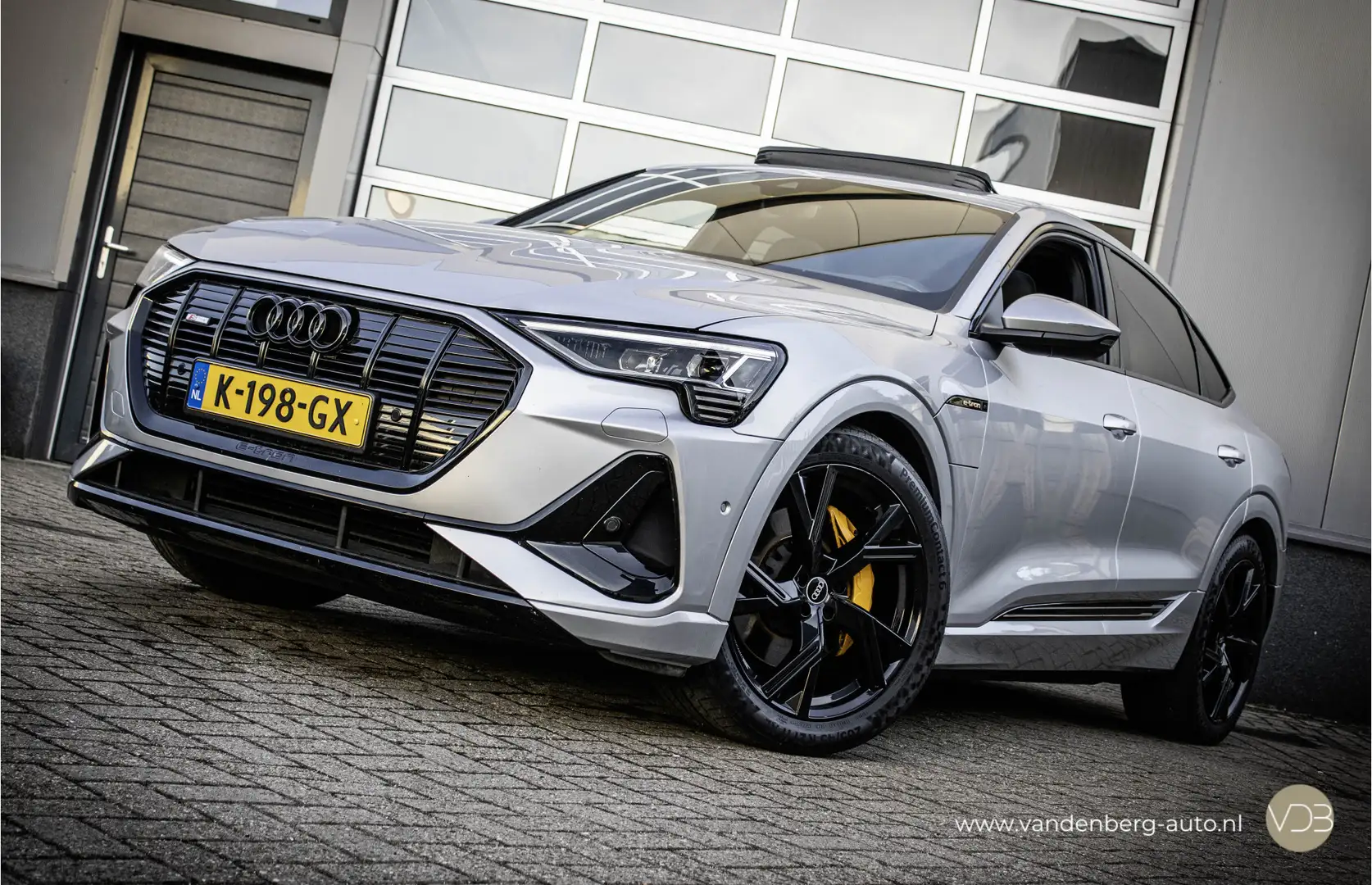 Audi e-tron Sportback 50 quattro 3x S-Line 21inch Pano Ambianc Grijs - 1