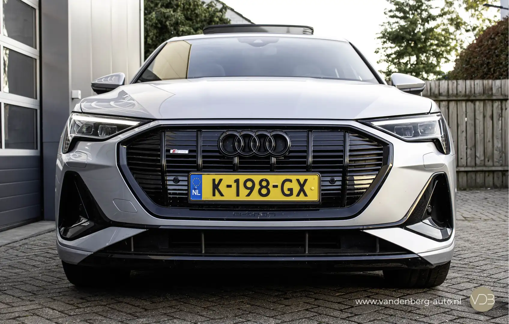 Audi e-tron Sportback 50 quattro 3x S-Line 21inch Pano Ambianc Grijs - 2
