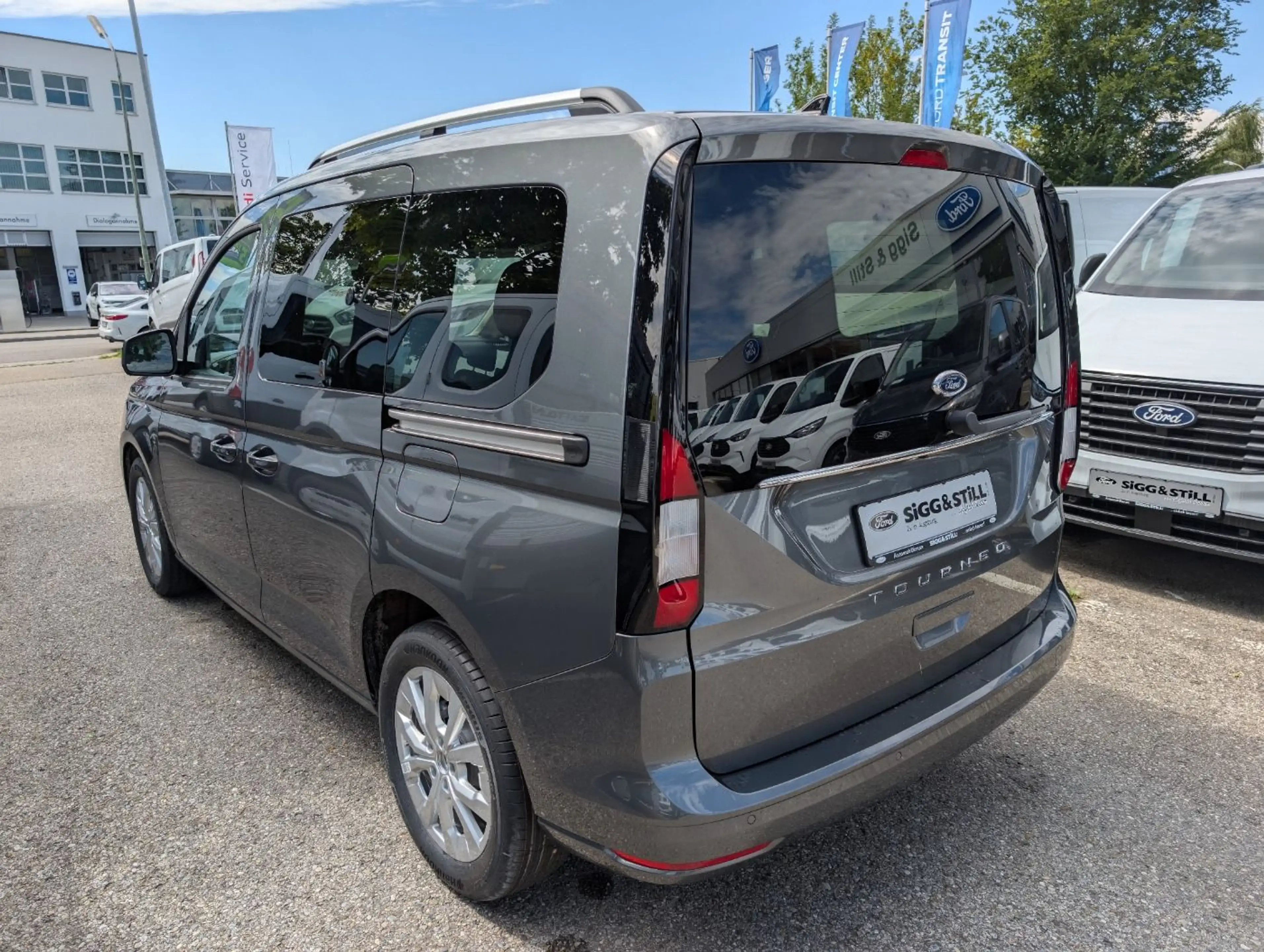 Ford Grand Tourneo Connect Titanium 1.5 L2 NAVI*iACC*SHZ — photo 5